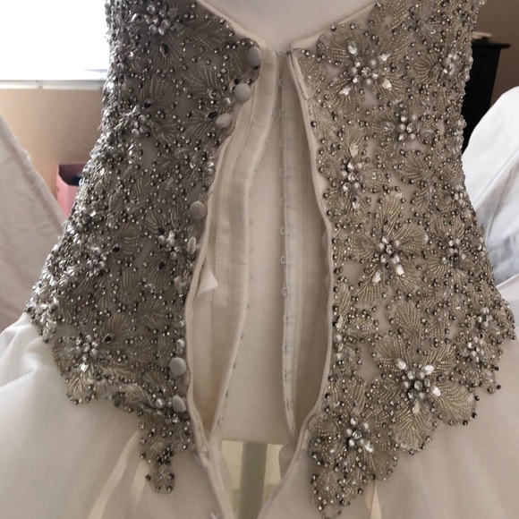 Allure Bridals C244 Used Wedding Gown - Picture 5 of 8